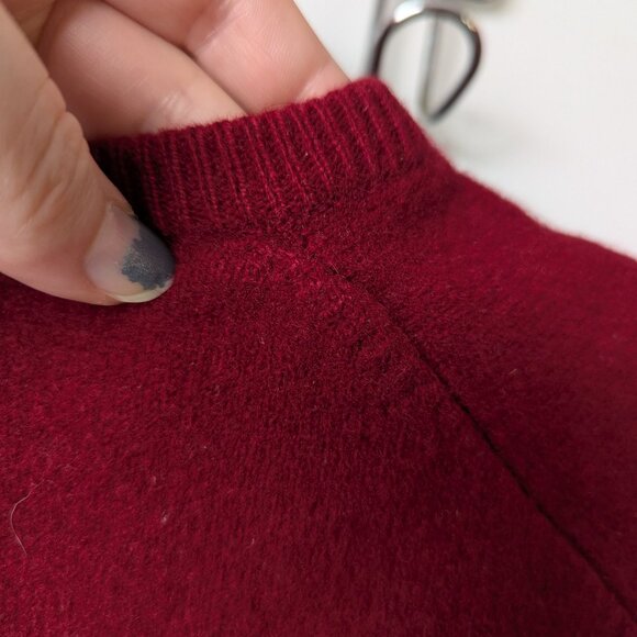 James Pringle 100% Cashmere Red Scottish Fashions V Neck Sweater Size 44 - Picture 8 of 14